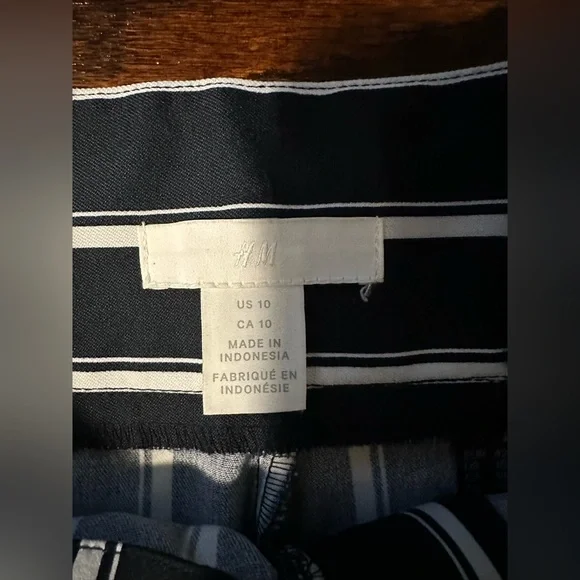 H&M Black and White Striped Paperbag Tie Waist Pants - Picture 2 of 3